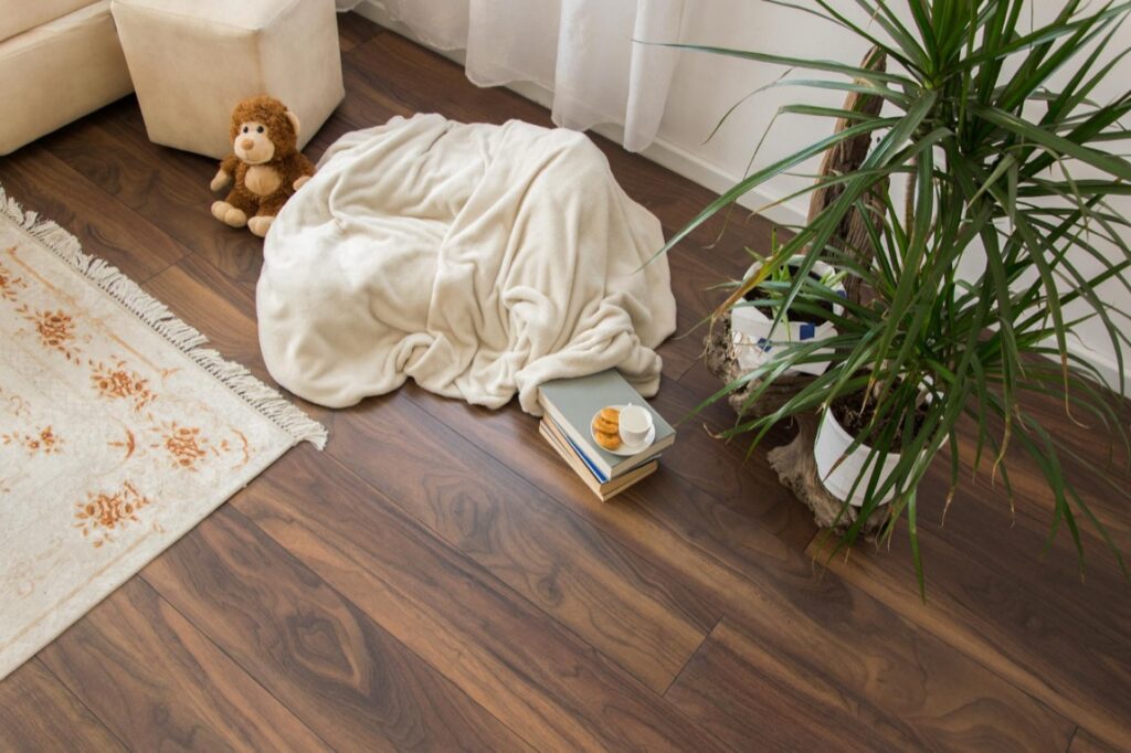 Drewniane podłogi od wieków stanowią synonim luksusu i elegancji